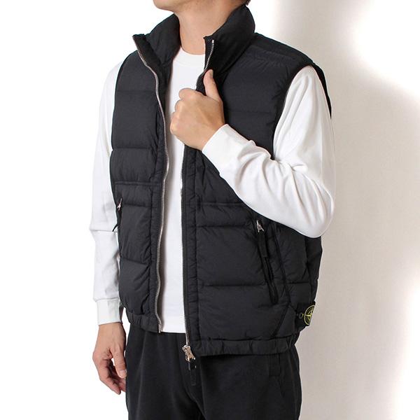 STONE ISLAND（ストーン アイランド） 25AWモデル バッジワッペン付き