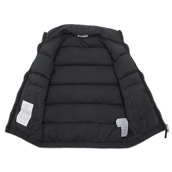 STONE ISLAND（ストーン アイランド） 25AWモデル バッジワッペン付き