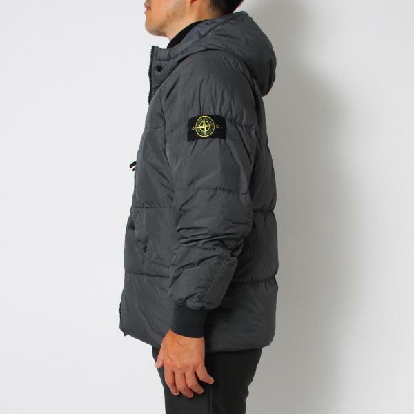 STONE ISLAND ストーンアイランド ワッペン付き ダウン