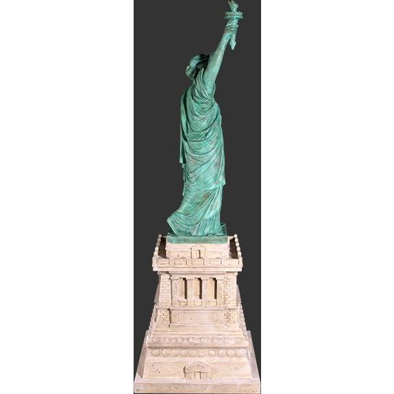自由の女神・台座付きフィギュア ビッグサイズ（188cm） ※この商品は