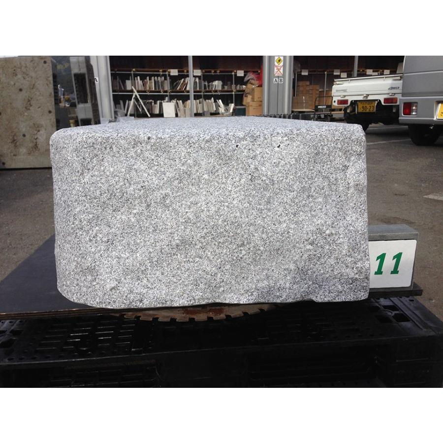 幅140cm×奥行き46cm×高さ約24cm 国産白御影石（茨城県産：真壁石）の沓