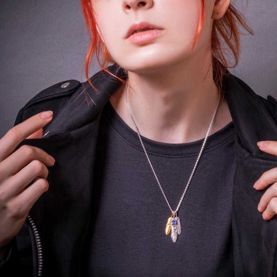 Artemis Classic（アルテミスクラシック） トリプルフェザーチャーム 