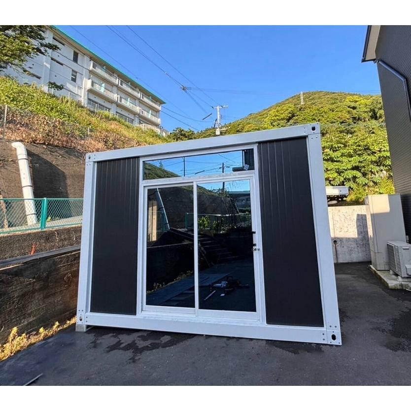 ユニットハウス プレハブ 店舗 一面ガラス付き 事務所 販売店 車庫