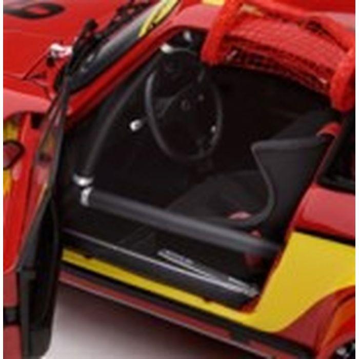 EXOTO 1/18 ポルシェ 934 momo 1977年シルバーストーン6時間レース ＃9 V.ブランビラ 国際貿易 RLG19095
