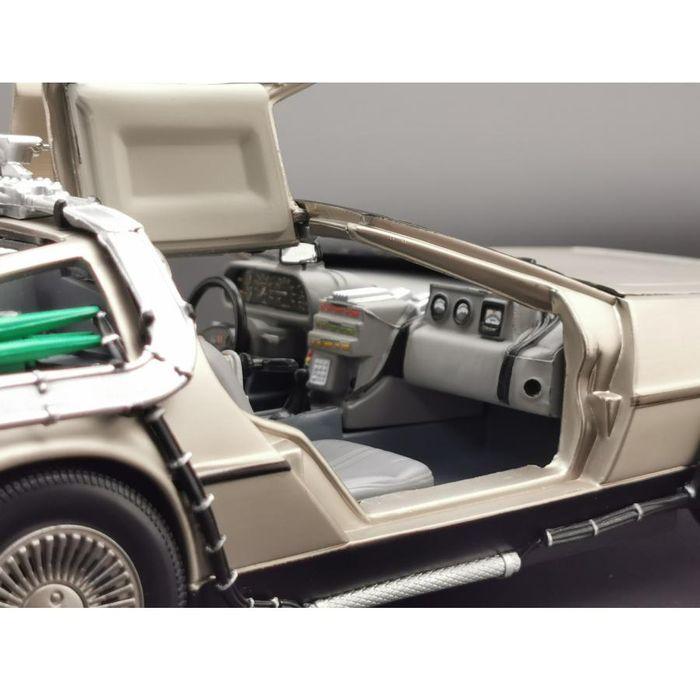 Sun Star 1/18 デロリアン BACK TO THE FUTURE Part 1 DMC-12 模型