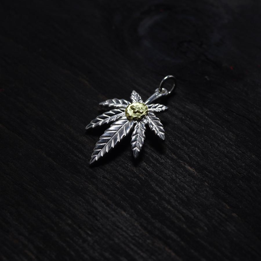 美品 TADY&KING ガンジャ ネックレス トップ シルバー ストーン 人気 美品 TADY&KING ガンジャ ネックレス トップ シルバー ストーン
