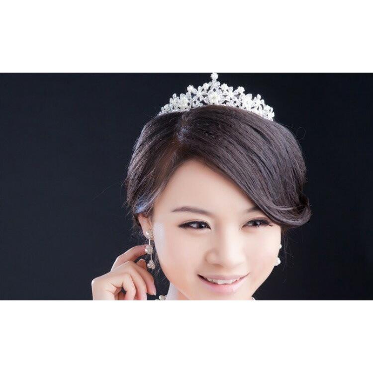 ティアラ パール フラワー 花 ウェディング ブライダル ウエディング アクセサリー パーティー 小物 結婚式 花嫁 挙式 新婦 披露宴 二次会 ヘアアクセサリー Ti 17 04 04 ドレス通販 ホワイトラブ 通販 Yahoo ショッピング