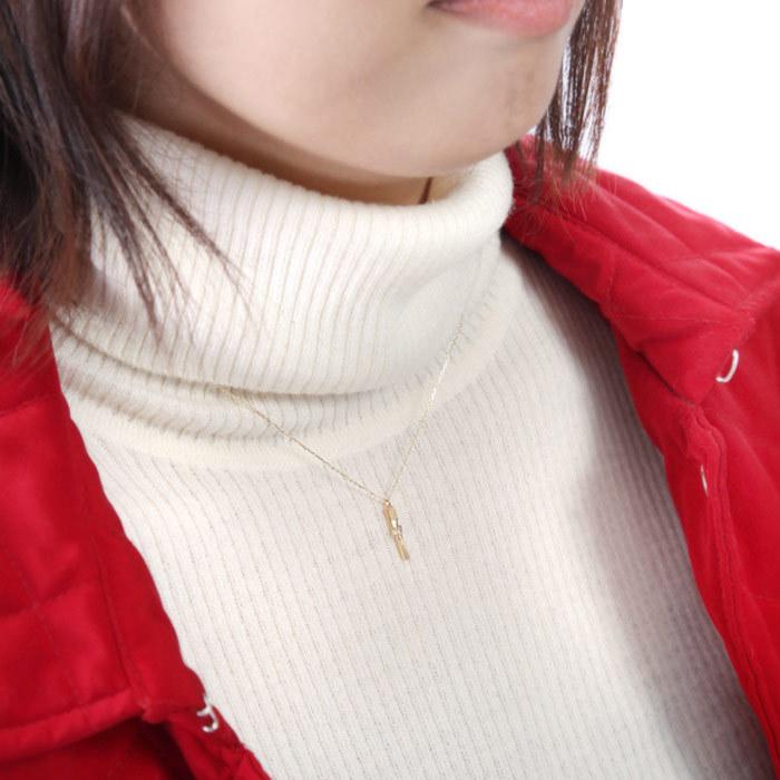 ペアネックレス カップル アクセサリー ペア ヒネリ シンプル 抱え込み K18 ネックレス YG 18金 プラチナ Pt900 /850 ホワイトデー プレゼント ギフトの画像