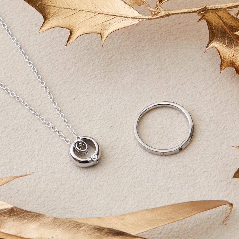 リングホルダー ネックレス プラチナ 指輪をネックレスにする 通す