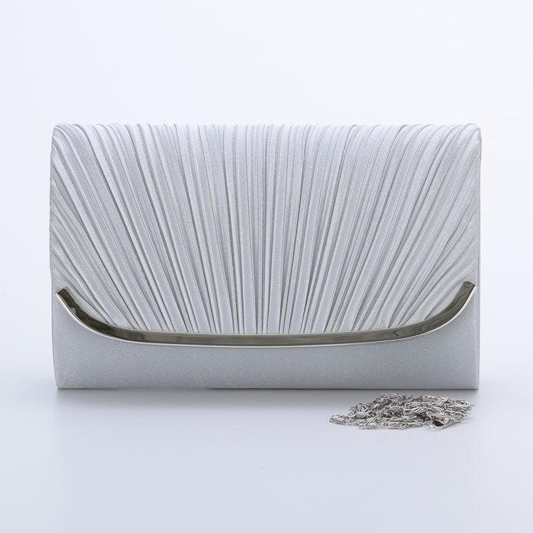 c*o様 【✨美品✨】シルバー プリーツデザイン クラッチバッグ　パーティ パーティーバッグ 結婚式 バッグ 大きめ クラッチバッグ 普段使い