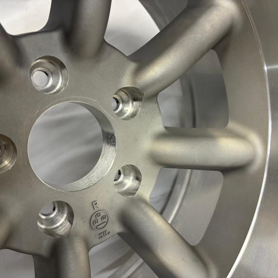 わたる Watanabe R TYPE 14×9J-19 4H-114.3 地肌シルバー(廃盤色) 14