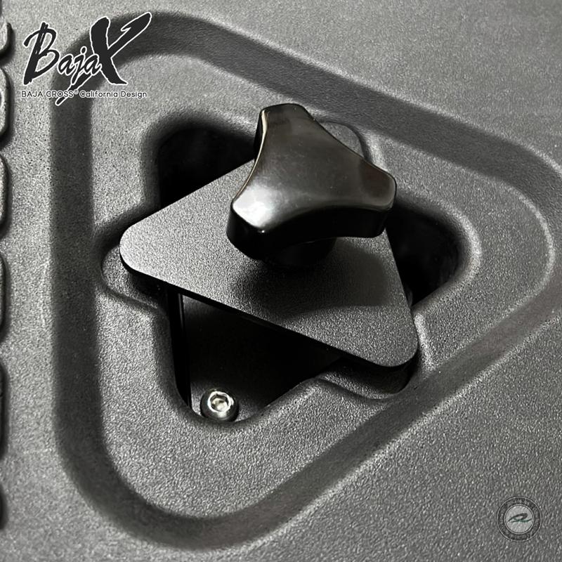 リキッドタンク ロックキー無し ブラック9.5L 専用取り付け金具セット BAJACROSS バハクロスの画像