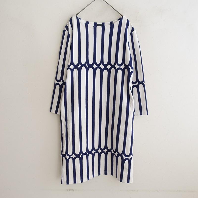 mina perhonen（ミナペルホネン） *finger stripe スウェット