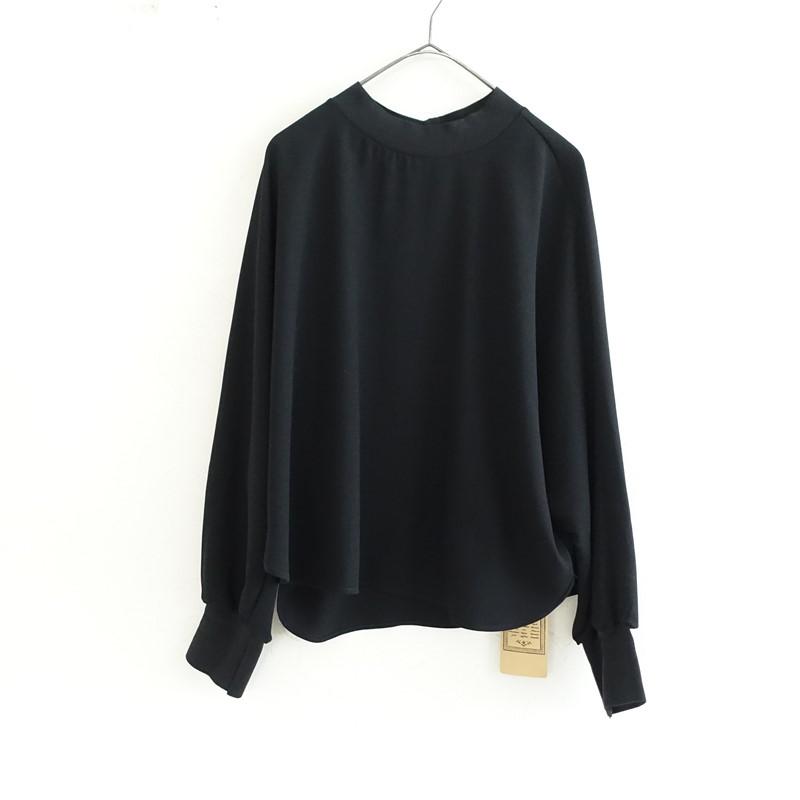 BEARDSLEY 黒の長袖シャツ 新品 BEARDSLEY（ビアズリー） 【定価2万】ビアズリー *ドルマン長袖