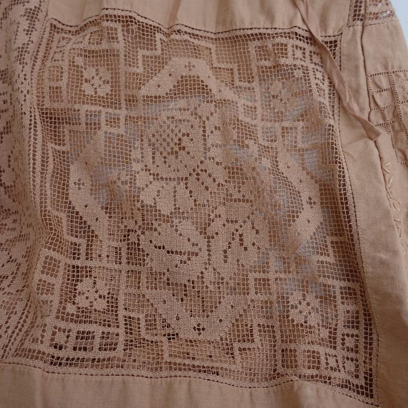 エリテ　レースガウン　ホワイト Heriter 【定価7.1万】エリテ *Table cloth gown*38レース刺繍