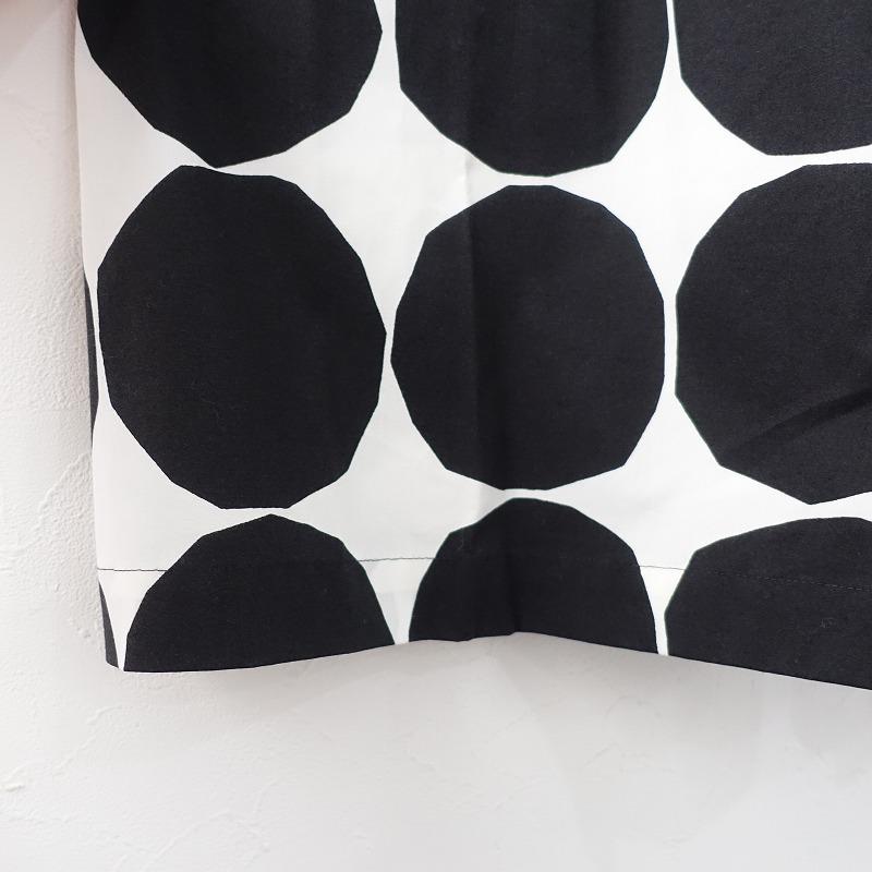 マリメッコ marimekko *PIENENT KIVETプリントベルテッドシャツ マリメッコ marimekko *PIENENT KIVETプリントベルテッドシャツ