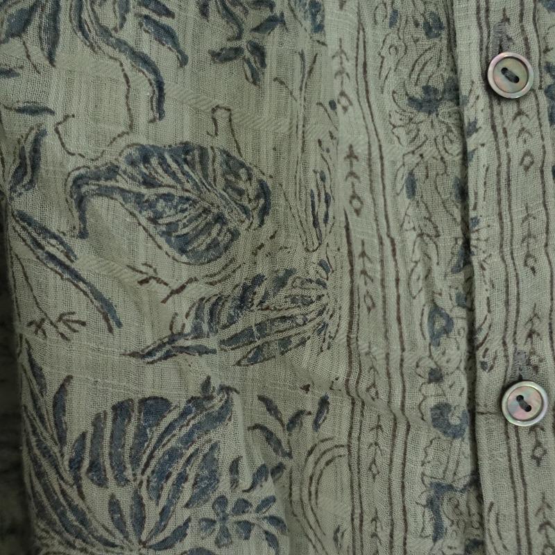 パドカレ カリグラフィー柄ブラウス パドカレ カリグラフィー柄ブラウス - 日本のオンラインストア