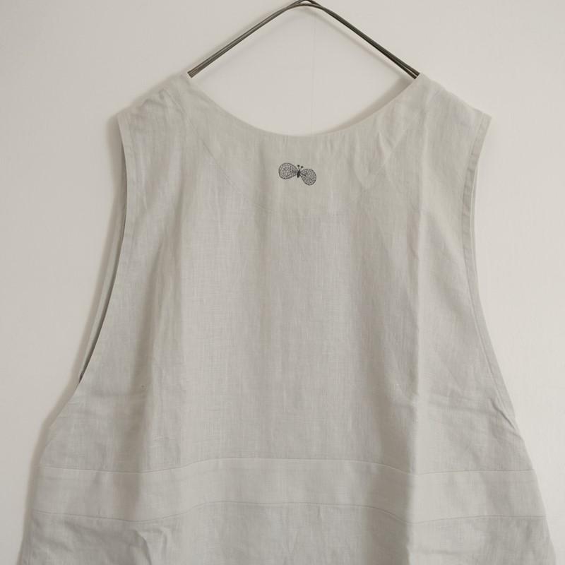 mina perhone 美品　choucho エプロン　グレー mina perhonen（ミナペルホネン） 【美品/定価1.8万】ミナペルホネン