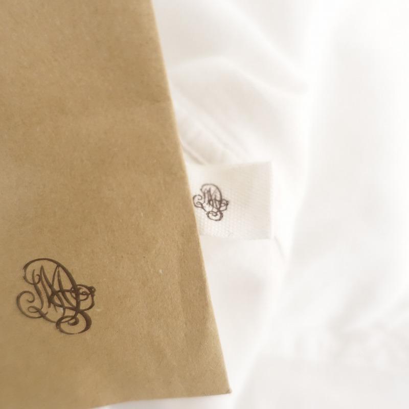 メゾンドソイル maison de soil*コットン刺繍バックボタンブラウス*1綿薄手シャツ長袖バンドカラーホワイト(27-2403-134)【91D42】 メゾンドソイル maison de soil*コットン刺繍バックボタンブラウス*1綿薄手シャツ長袖バンドカラーホワイト(27-2403-134)【91D42】