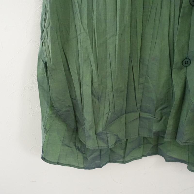 ISSEY MIYAKE（イッセイミヤケ） *プリーツシャツ*薄手ブラウス