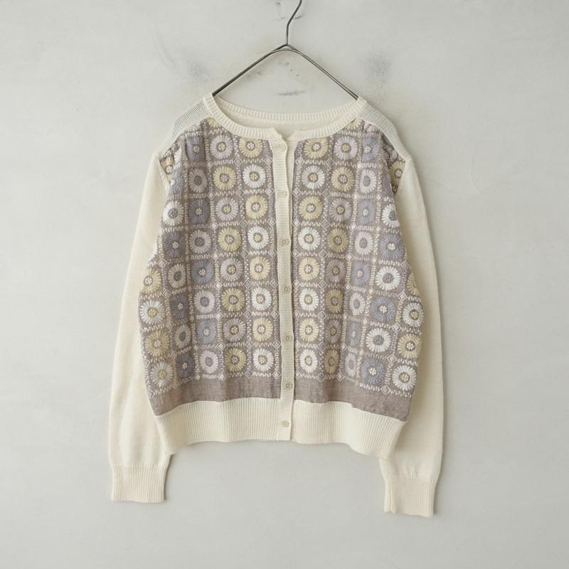 ANTIPAST（アンティパスト） *フラワー刺繍切替ニットカーディガン 