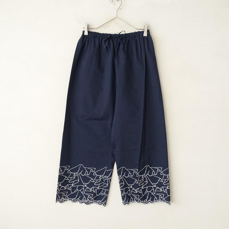 完売品　ミナ未使用 裾刺繍 ワイドパンツ mina perhonen（ミナペルホネン） 【未使用/定価3.9万】ミナペルホネン