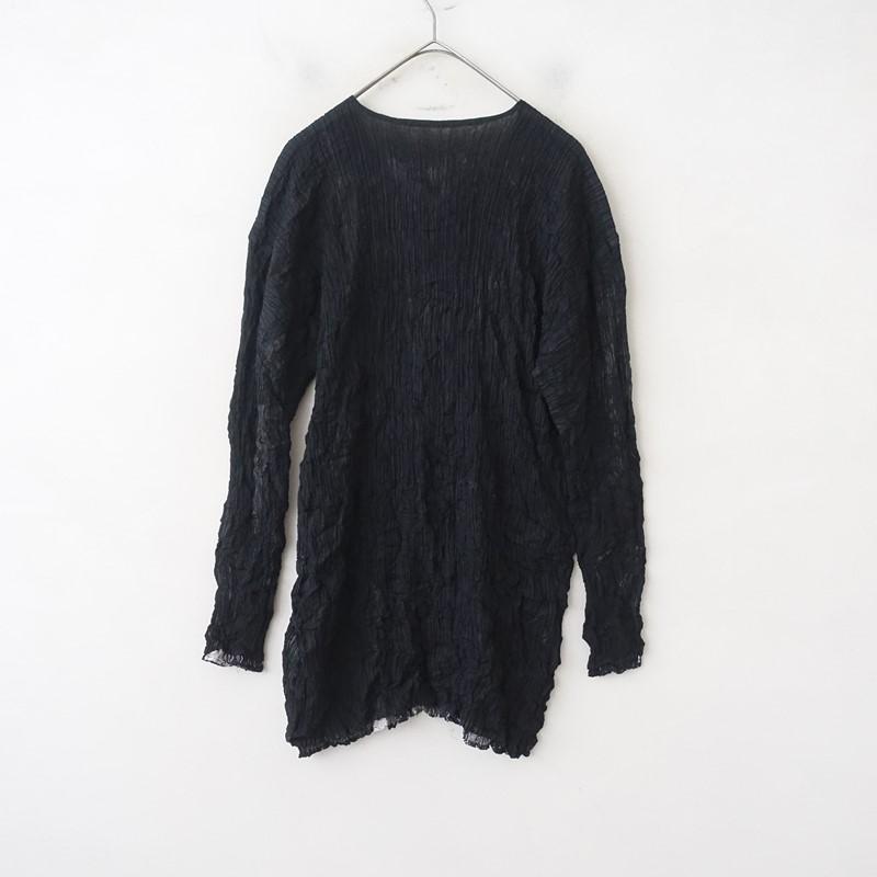 ISSEY MIYAKE（イッセイミヤケ） *プリーツVネックシャツ*黒ブラック 