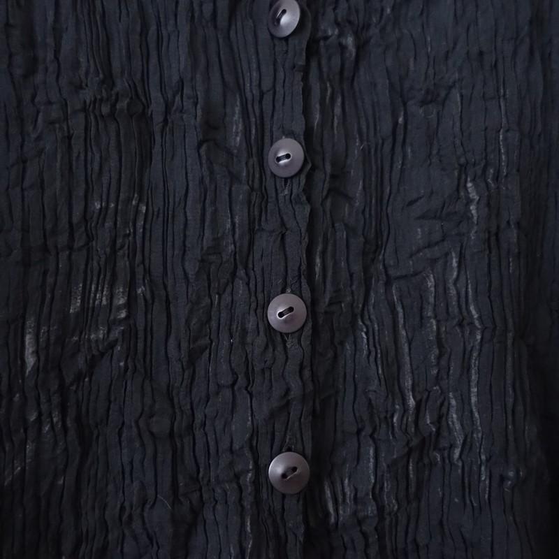 ISSEY MIYAKE（イッセイミヤケ） *プリーツVネックシャツ*黒ブラック 