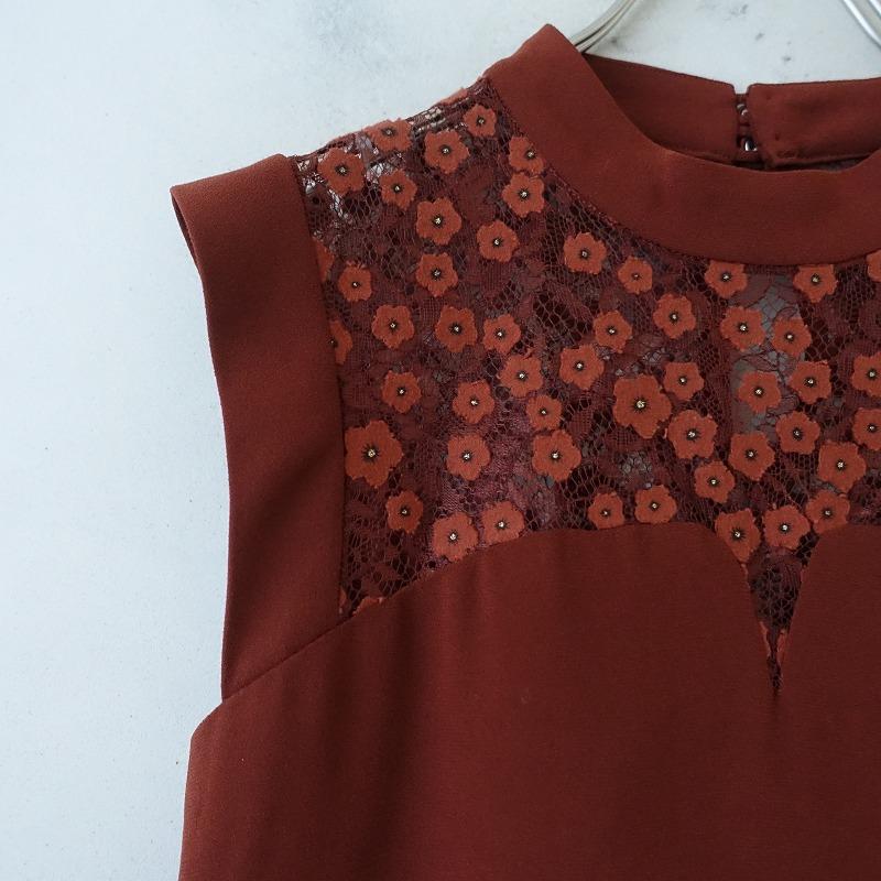 マメクロゴウチ Mame Kurogouchi *ヨークフラワーレースノースリーブ  