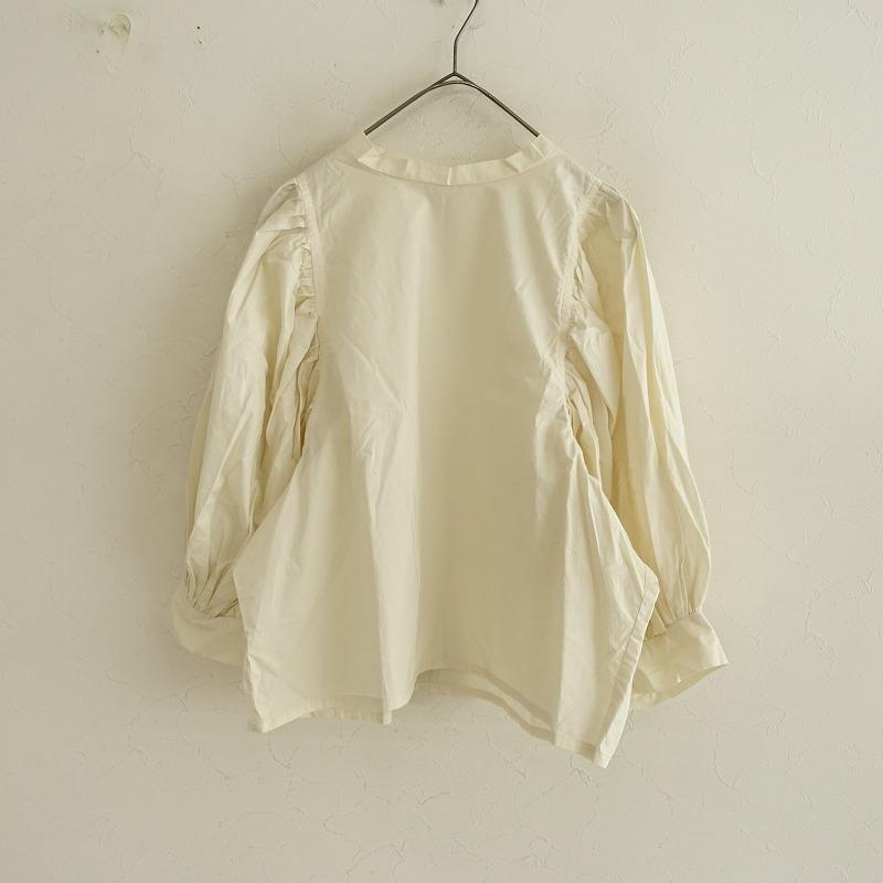 最終価格❗️ito fukuoka シャーリングブラウス　オフホワイト 長袖リボン ito fukuoka ブラウス ito fukuoka シャーリングブラウス オフ