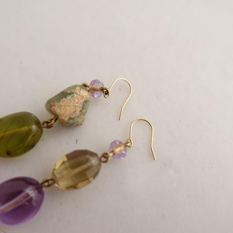 サイ sai *天然石ピアス*クリアパープルライトグリーンライト