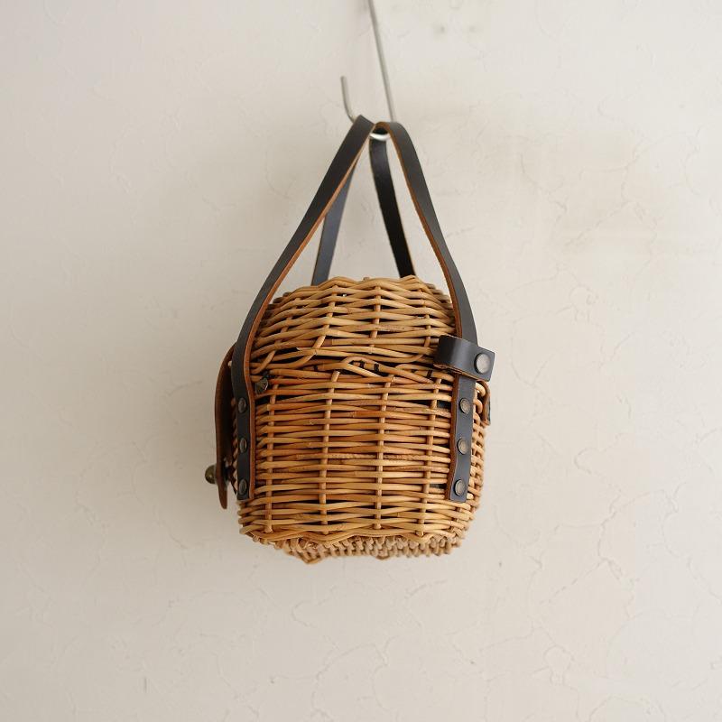 新品同様　エバゴス　カゴ ebagosポケット付バスケット・リネンかぶせ（籐ポケットかご