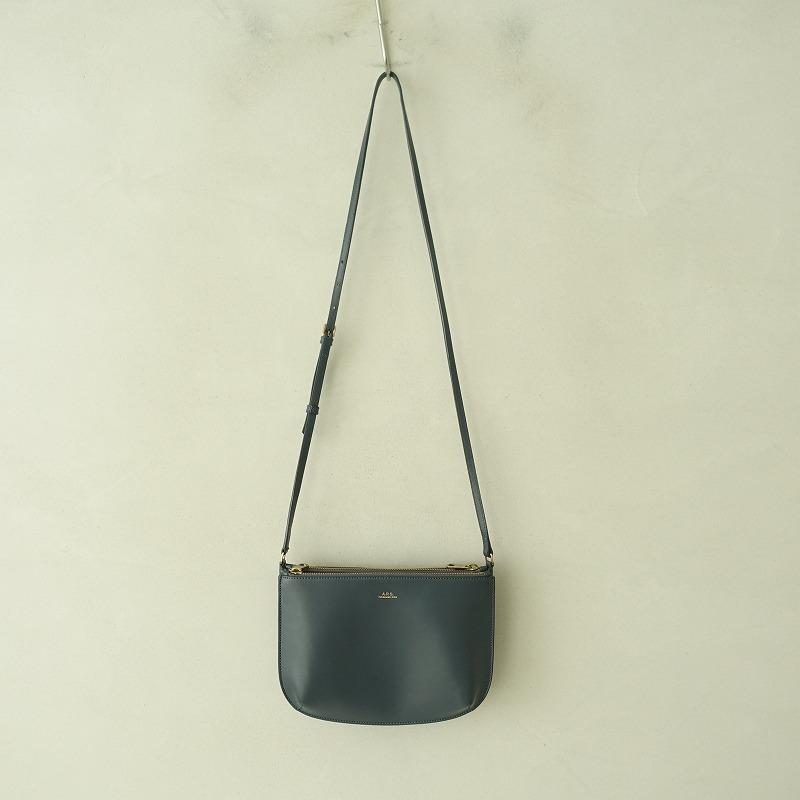 アーペーセー APC *sarahクロスボディバッグ*ショルダー斜めがけ