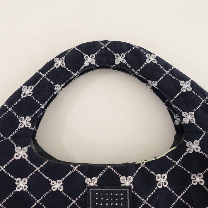mina perhonen（ミナペルホネン） *flower beads egg bag*エッグバッグ