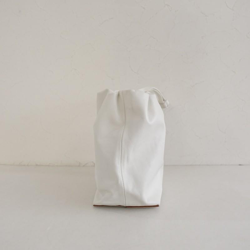 バッグ Aeta COW KIP LEATHER POUCH S アエタ Aeta *COW KIP LEATHER POUCH S レザーポーチ*ホワイト革巾着