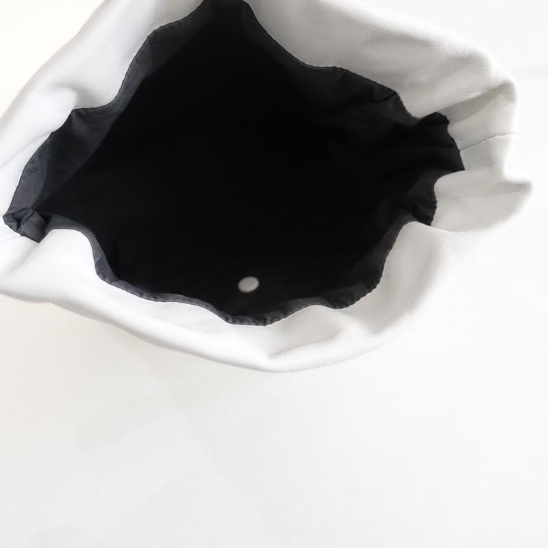 アエタ Aeta *COW KIP LEATHER POUCH S レザーポーチ*ホワイト革巾着
