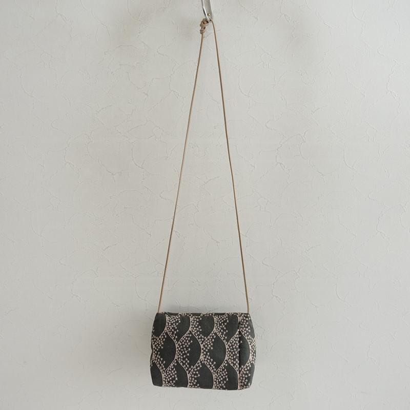 mina perhonen タンバリン quartz pochette ブラック mina perhonen 