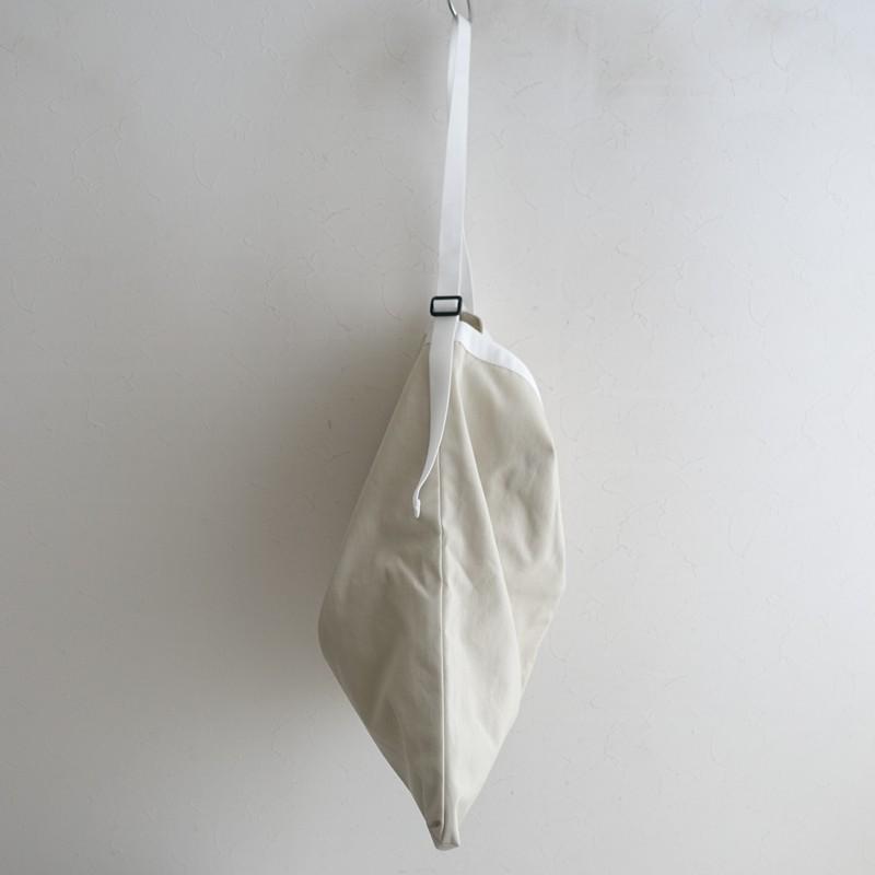 美品/定価1.9万】イーラ ERA. *BIG FLAT BAG*ショルダーバッグビッグ 