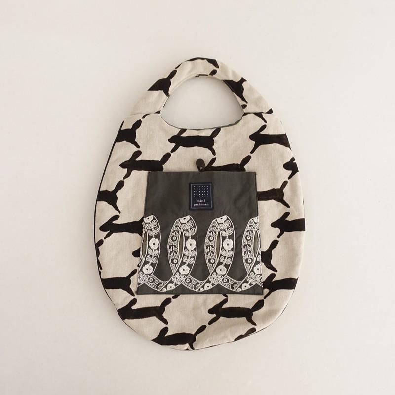 mina perhonen（ミナペルホネン） *run run run ribbon エッグバッグ