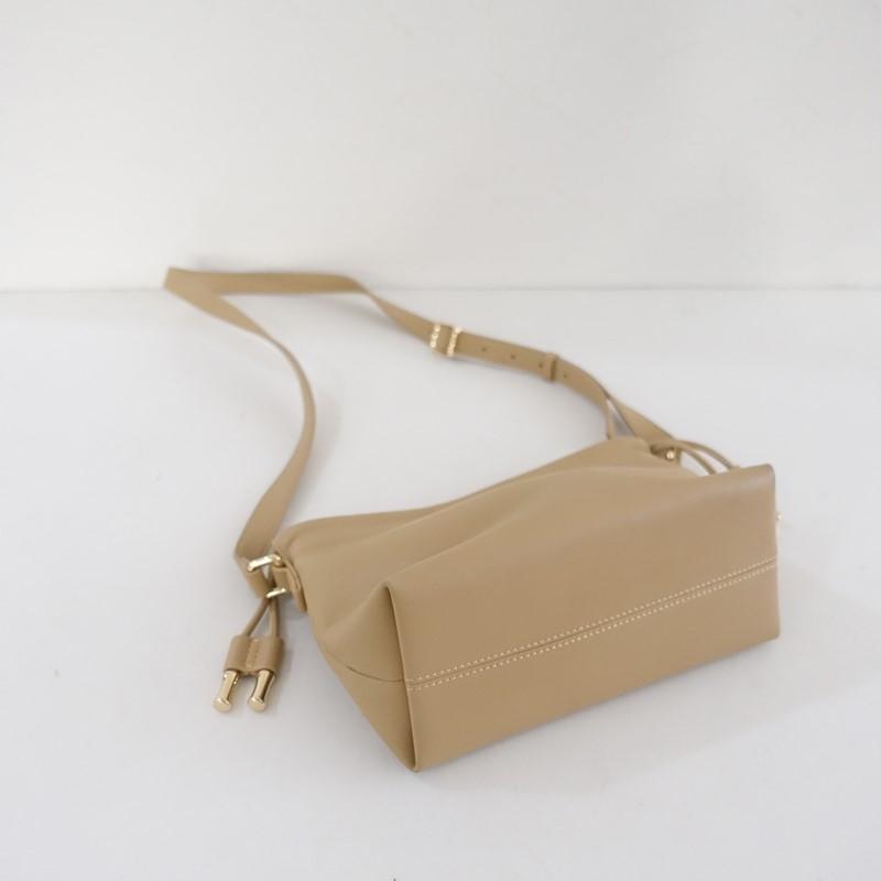 A.P.C.（アーペーセー） 【美品/定価4.9万】アーペーセー *sac ninon 
