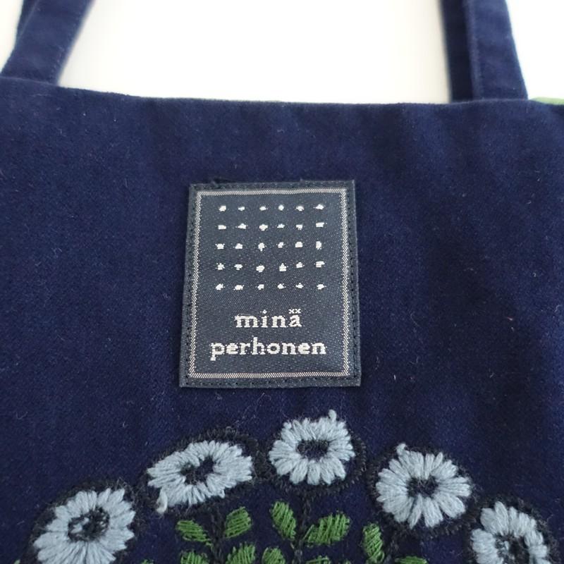 ミナペルホネン　スマイルフラワー　刺繍花柄 ネイビー ショルダーバッグ mina perhonen（ミナペルホネン） *peacock mini bag ミニバッグ*紺