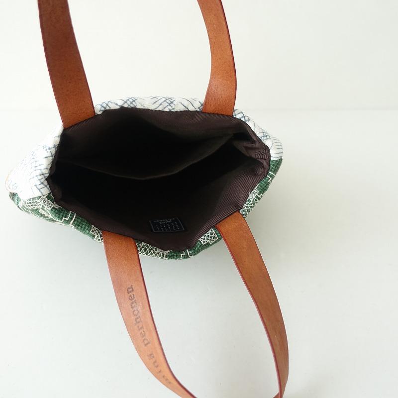【美品】mina perhonen　ハンドバック　ノベルティ付 mina perhonen 25-26aw collection swing garden toast bag IV,BK