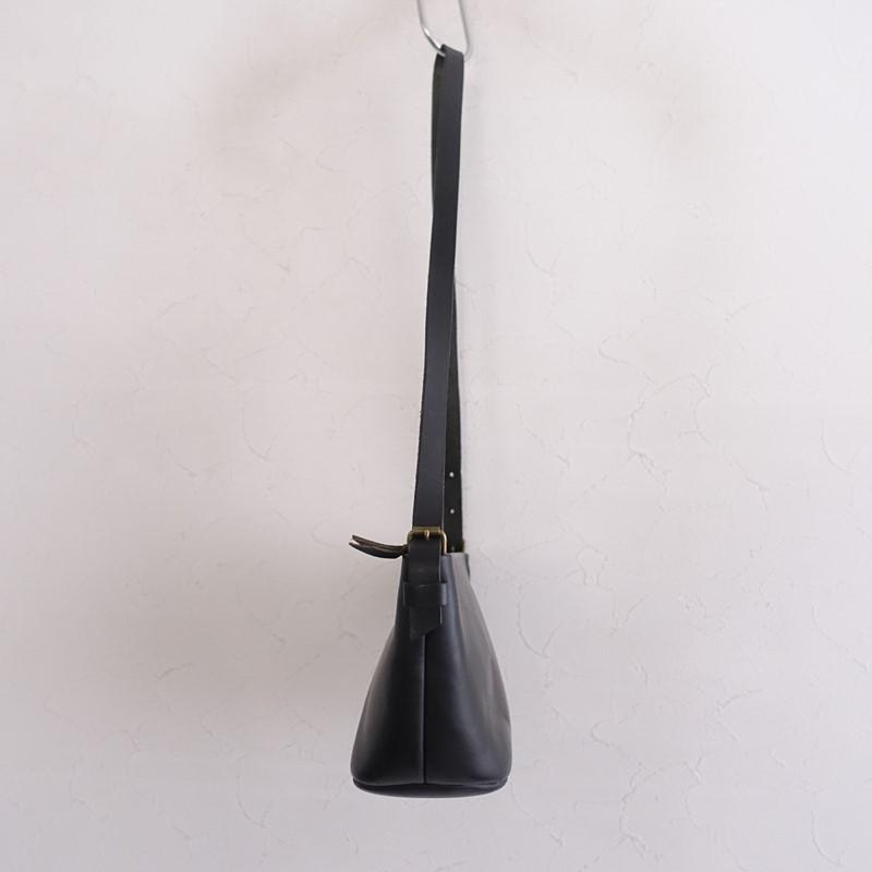 受注生産品/定価2.9万】一粒舎 hitotsubusha *float レザーショルダー 