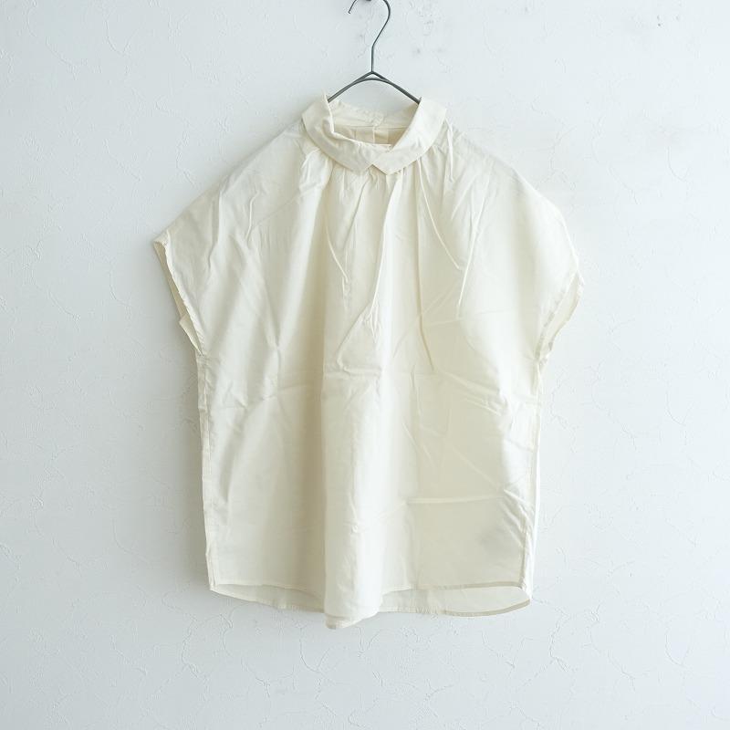 美品 Veritecoeur / BACK BUTTON BLOUSE