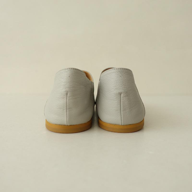 que shoes L 24.5 キューシューズ　 グレー レザー スリッポン 未使用】キュー que *shoes plain レザーシューズ L/24.5*スリッポン