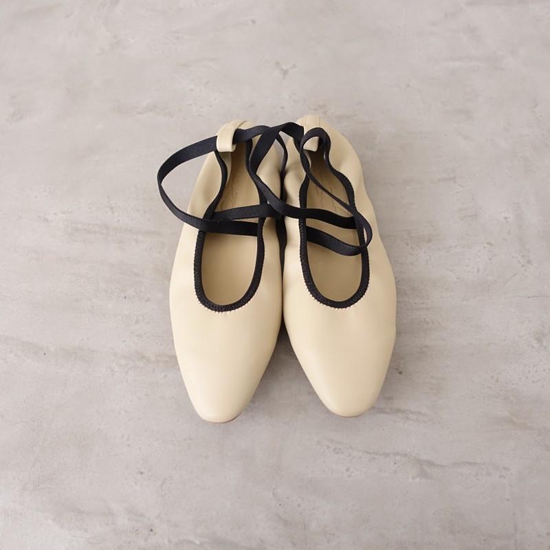 美品☆ルタロン 24.5cm パンプス フラット バレエ ストラップ リボン 