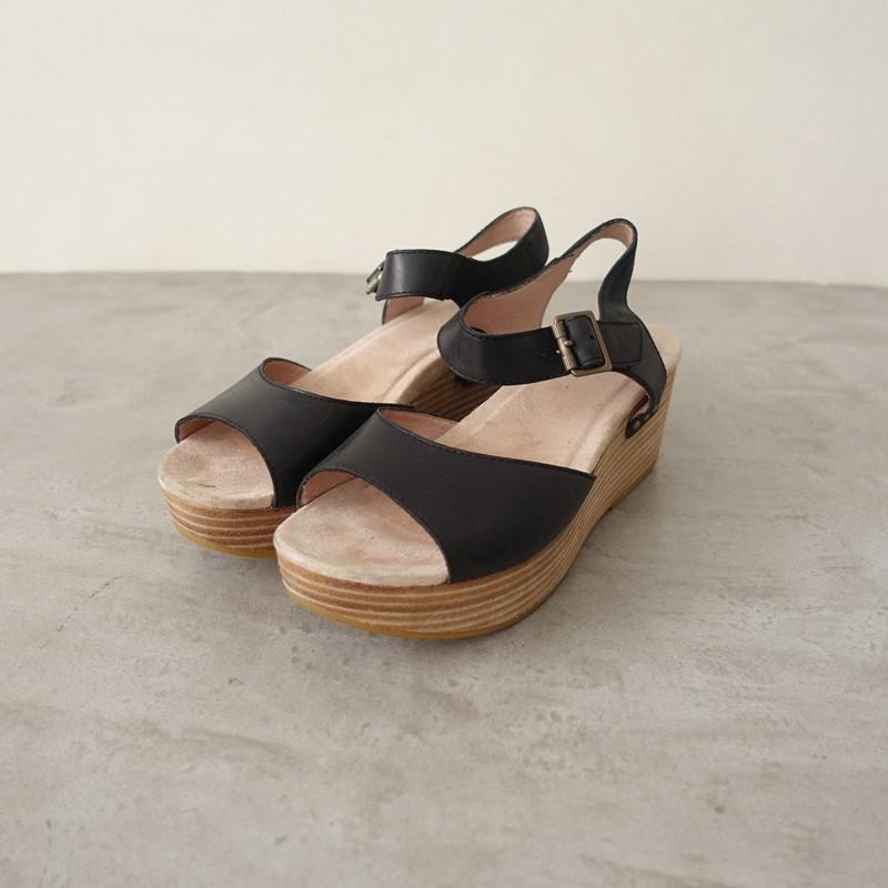 dansko（ダンスコ） *Silvie Burnished レザーサンダル 36/23*黒皮革