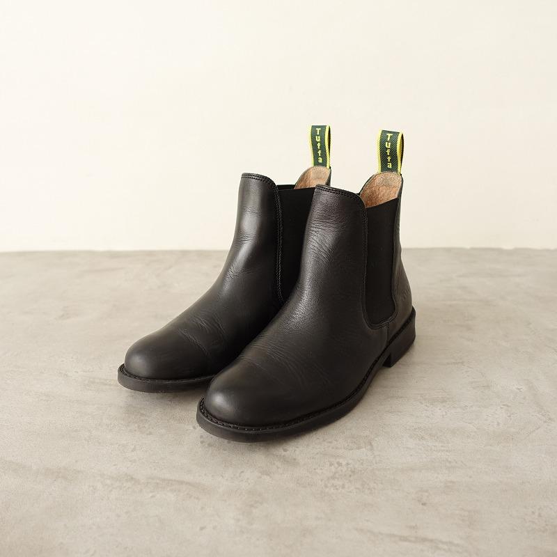 レザー ストラップ付き 黒ショートブーツ｜黒 レザー ストラップ