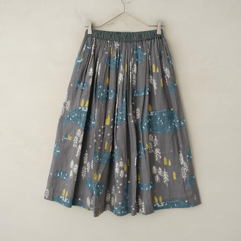 【定価6.3万】ミナペルホネン mina perhonen *forest village プリントギャザースカート*36綿グレーゴム(sk25-2602-677)【52C62a】の画像