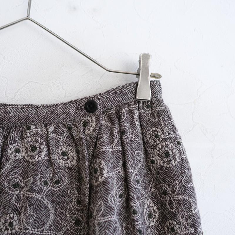 Sally Scott（サリースコット） *ウールヘリンボーン刺繍ラップ 